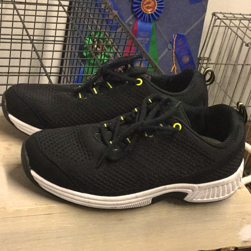 BIO FIT shoes tennis shoes walking support travel vacay lounge
